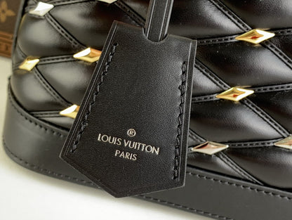 Louis Vuitton Inspired Handbags, AA+ Quality 100% Genuine Leather Classic Flap Medium Quilted Lambskin Black Gold, 18X 1 1X 5cm BL 4 Colour