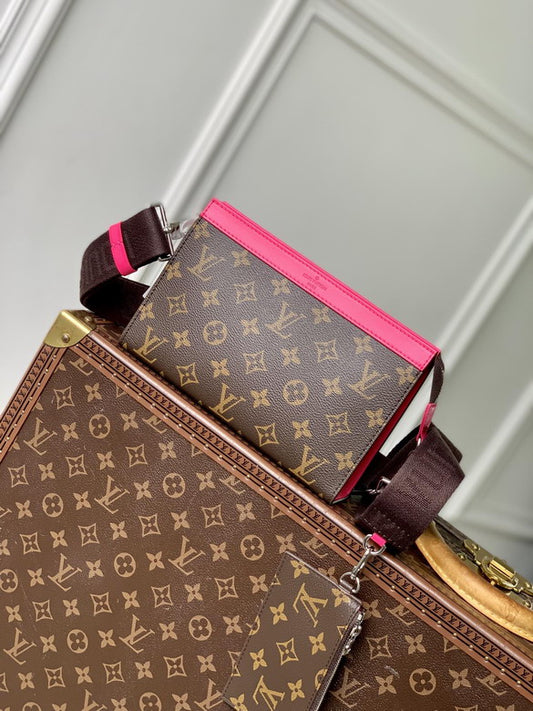 Louis vuitton Inspired Handbags, AA+ Quality 100% Genuine Leather Classic Flap Medium Quilted Lambskin Black Gold, 18X 1 1X 5cm BL 4 Colour