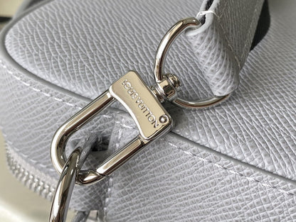Louis vuitton Inspired Handbags, AA+ Quality 100% Genuine Leather Classic Flap Medium Quilted Lambskin Black Gold, 18X 1 1X 5cm BL 4 Colour