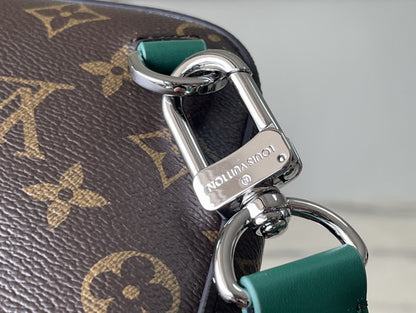 Louis vuitton Inspired Handbags, AA+ Quality 100% Genuine Leather Classic Flap Medium Quilted Lambskin Black Gold, 18X 1 1X 5cm BL 4 Colour
