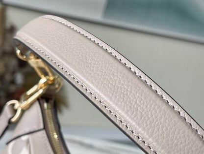 Louis vuitton Inspired Handbags, AA+ Quality 100% Genuine Leather Classic Flap Medium Quilted Lambskin Black Gold, 18X 1 1X 5cm BL 4 Colour