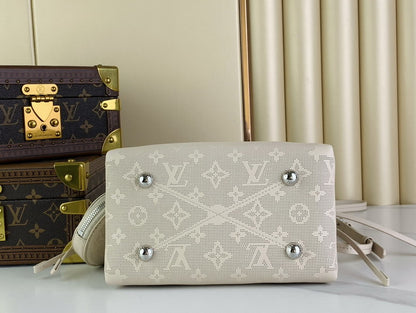 Louis vuitton Inspired Handbags, AA+ Quality 100% Genuine Leather Classic Flap Medium Quilted Lambskin Black Gold, 18X 1 1X 5cm BL 4 Colour
