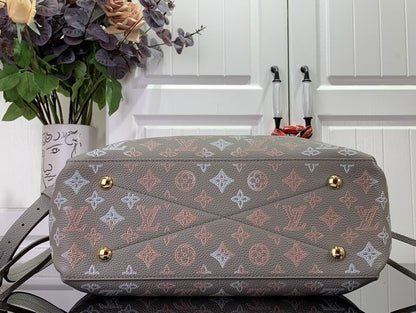 Louis vuitton Inspired Handbags, AA+ Quality 100% Genuine Leather Classic Flap Medium Quilted Lambskin Black Gold, 18X 1 1X 5cm BL 4 Colour