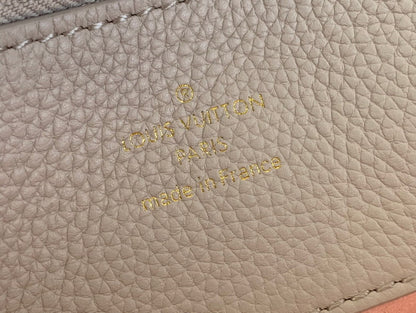 Louis vuitton Inspired Handbags, AA+ Quality 100% Genuine Leather Classic Flap Medium Quilted Lambskin Black Gold, 18X 1 1X 5cm BL 4 Colour