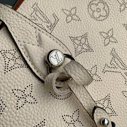 louis vuitton Inspired Handbags, AA+ Quality 100% Genuine Leather Classic Flap Medium Quilted Lambskin Black Gold, 18X 1 1X 5cm BL 4 Colour