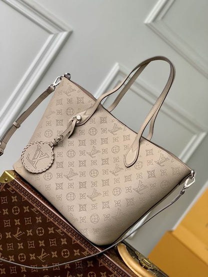 louis vuitton Inspired Handbags, AA+ Quality 100% Genuine Leather Classic Flap Medium Quilted Lambskin Black Gold, 18X 1 1X 5cm BL 4 Colour