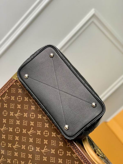 Louis vuitton Inspired Handbags, AA+ Quality 100% Genuine Leather Classic Flap Medium Quilted Lambskin Black Gold, 18X 1 1X 5cm BL 4 Colour