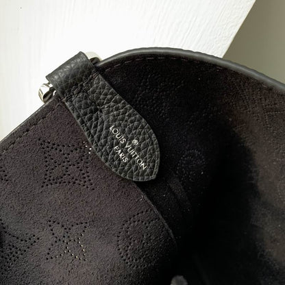 louis vuitton Inspired Handbags, AA+ Quality 100% Genuine Leather Classic Flap Medium Quilted Lambskin Black Gold, 18X 1 1X 5cm BL 4 Colour
