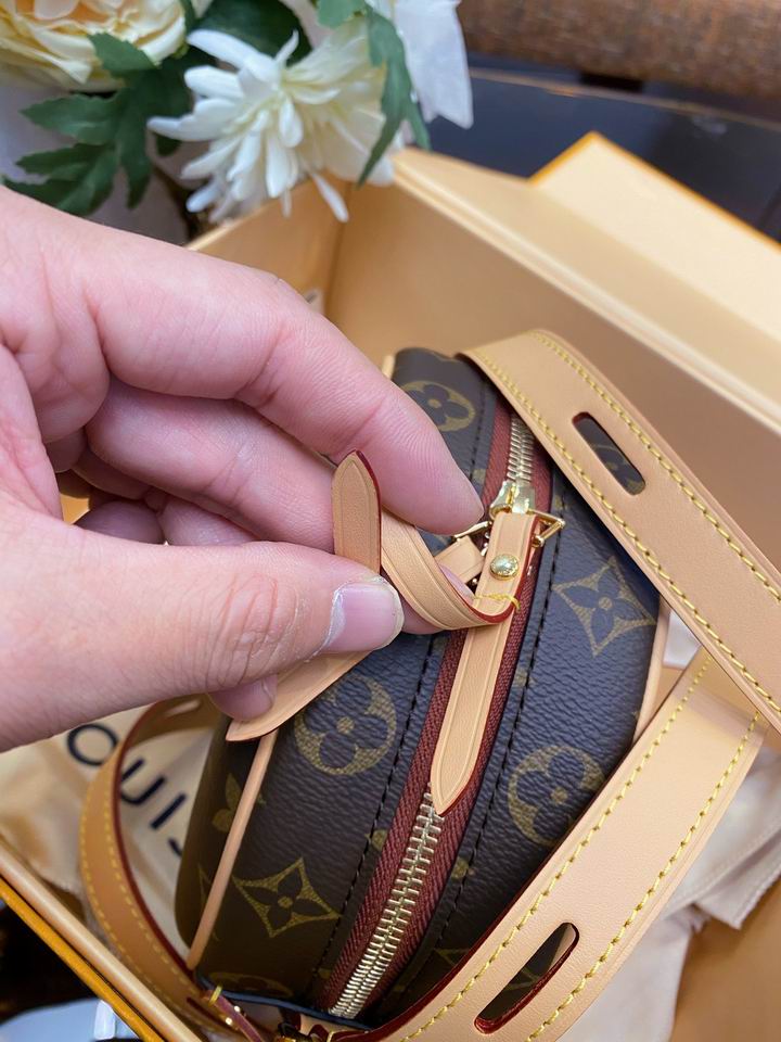 louis vuitton Inspired Handbags, AA+ Quality 100% Genuine Leather Classic Flap Medium Quilted Lambskin Black Gold, 18X 1 1X 5cm BL 4 Colour