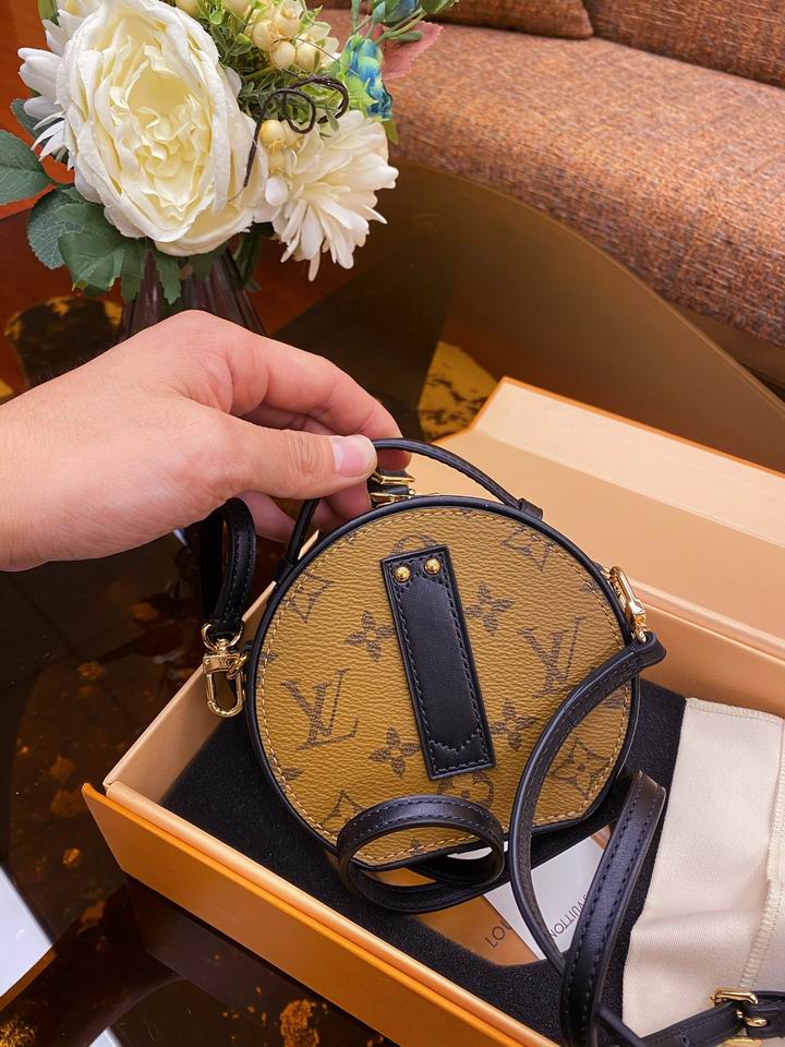 louis vuitton Inspired Handbags, AA+ Quality 100% Genuine Leather Classic Flap Medium Quilted Lambskin Black Gold, 18X 1 1X 5cm BL 4 Colour