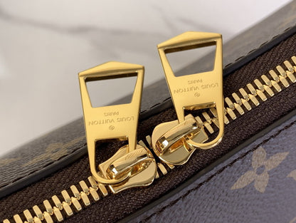 Inspired Handbags, AA+ Quality 100% Genuine Leather Classic Flap Medium Quilted Lambskin Black Gold, 18X 1 1X 5cm BL 4 Colour