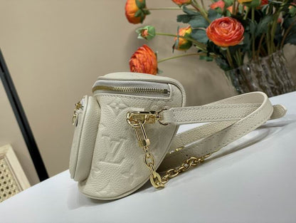 Louis vuitton Inspired Handbags, AA+ Quality 100% Genuine Leather Classic Flap Medium Quilted Lambskin Black Gold, 18X 1 1X 5cm BL 4 Colour
