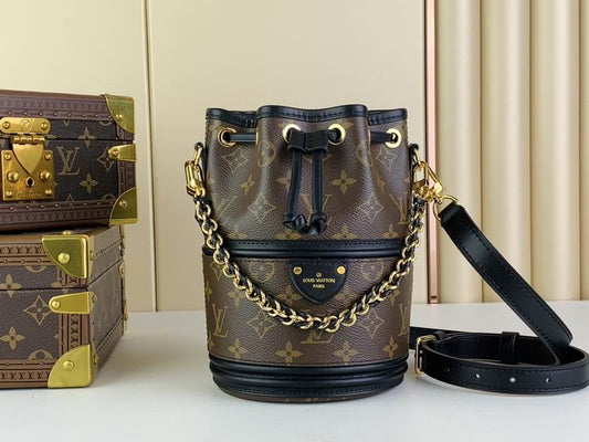 Louis Vuitton Inspired Handbags, AA+ Quality 100% Genuine Leather Classic Flap Medium Quilted Lambskin Black Gold, 18X 1 1X 5cm BL 4 Colour