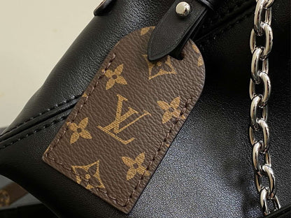 louis vuitton Inspired Handbags, AA+ Quality 100% Genuine Leather Classic Flap Medium Quilted Lambskin Black Gold, 18X 1 1X 5cm BL 4 Colour