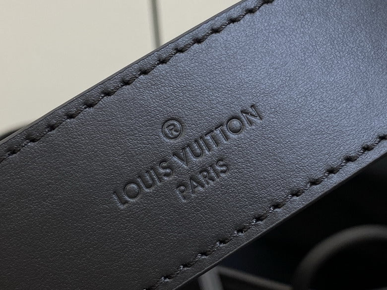 louis vuitton Inspired Handbags, AA+ Quality 100% Genuine Leather Classic Flap Medium Quilted Lambskin Black Gold, 18X 1 1X 5cm BL 4 Colour