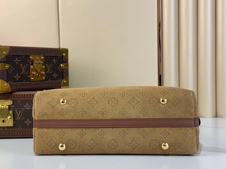 Inspired Handbags, AA+ Quality 100% Genuine Leather Classic Flap Medium Quilted Lambskin Black Gold, 18X 1 1X 5cm BL 4 Colour