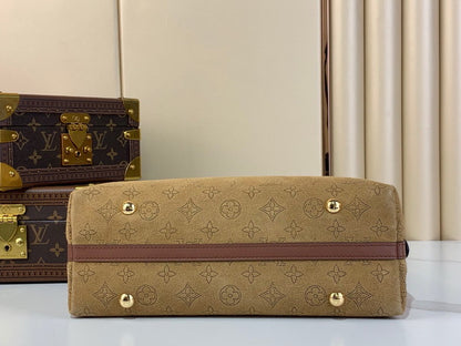 Inspired Handbags, AA+ Quality 100% Genuine Leather Classic Flap Medium Quilted Lambskin Black Gold, 18X 1 1X 5cm BL 4 Colour
