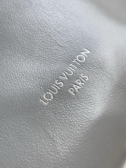 louis vuitton Inspired Handbags, AA+ Quality 100% Genuine Leather Classic Flap Medium Quilted Lambskin Black Gold, 18X 1 1X 5cm BL 4 Colour