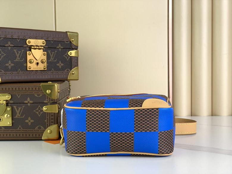 Inspired Handbags, AA+ Quality 100% Genuine Leather Classic Flap Medium Quilted Lambskin Black Gold, 18X 1 1X 5cm BL 4 Colour
