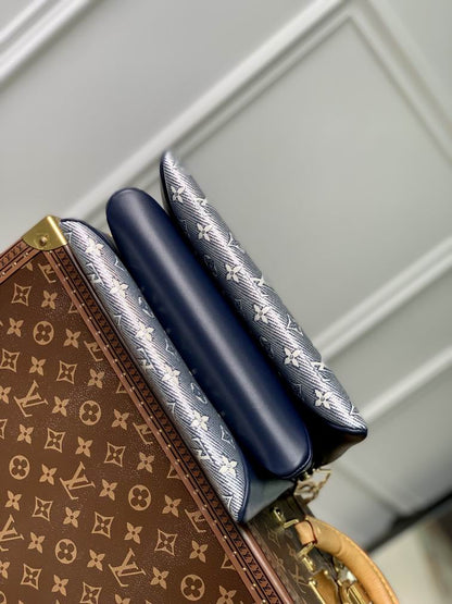 Inspired Handbags, AA+ Quality 100% Genuine Leather Classic Flap Medium Quilted Lambskin Black Gold, 18X 1 1X 5cm BL 4 Colour