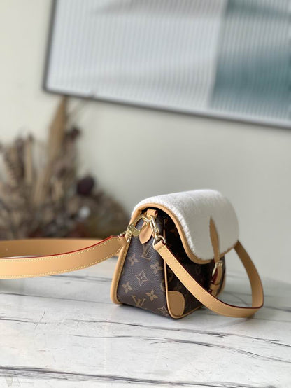 Inspired Handbags, AA+ Quality 100% Genuine Leather Classic Flap Medium Quilted Lambskin Black Gold, 18X 1 1X 5cm BL 4 Colour