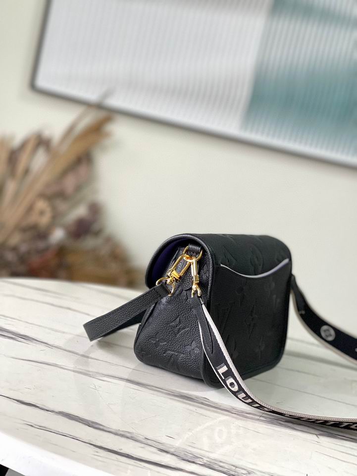 Inspired Handbags, AA+ Quality 100% Genuine Leather Classic Flap Medium Quilted Lambskin Black Gold, 18X 1 1X 5cm BL 4 Colour