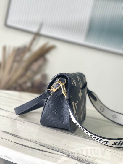 Inspired Handbags, AA+ Quality 100% Genuine Leather Classic Flap Medium Quilted Lambskin Black Gold, 18X 1 1X 5cm BL 4 Colour