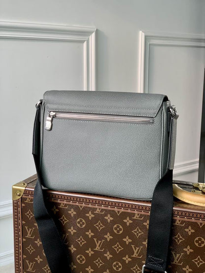 Inspired Handbags, AA+ Quality 100% Genuine Leather Classic Flap Medium Quilted Lambskin Black Gold, 18X 1 1X 5cm BL 4 Colour