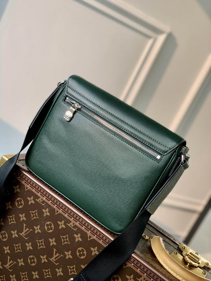 Inspired Handbags, AA+ Quality 100% Genuine Leather Classic Flap Medium Quilted Lambskin Black Gold, 18X 1 1X 5cm BL 4 Colour