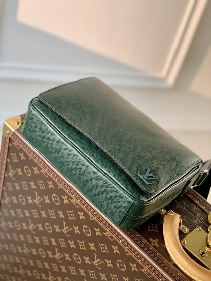 Inspired Handbags, AA+ Quality 100% Genuine Leather Classic Flap Medium Quilted Lambskin Black Gold, 18X 1 1X 5cm BL 4 Colour