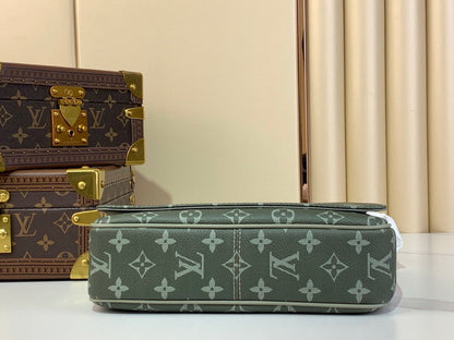 Inspired Handbags, AA+ Quality 100% Genuine Leather Classic Flap Medium Quilted Lambskin Black Gold, 18X 1 1X 5cm BL 4 Colour