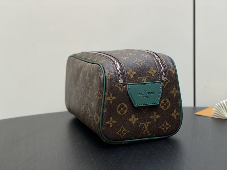 Inspired Handbags, AA+ Quality 100% Genuine Leather Classic Flap Medium Quilted Lambskin Black Gold, 18X 1 1X 5cm BL 4 Colour