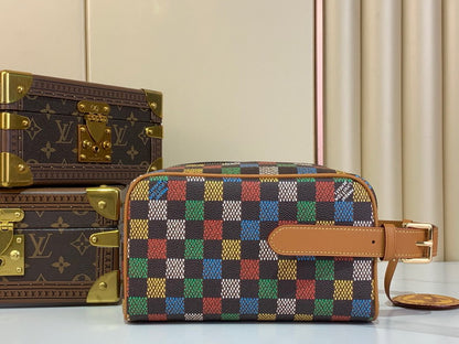 Inspired Handbags, AA+ Quality 100% Genuine Leather Classic Flap Medium Quilted Lambskin Black Gold, 18X 1 1X 5cm BL 4 Colour