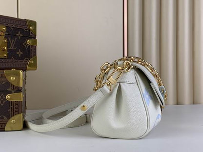 Inspired Handbags, AA+ Quality 100% Genuine Leather Classic Flap Medium Quilted Lambskin Black Gold, 18X 1 1X 5cm BL 4 Colour