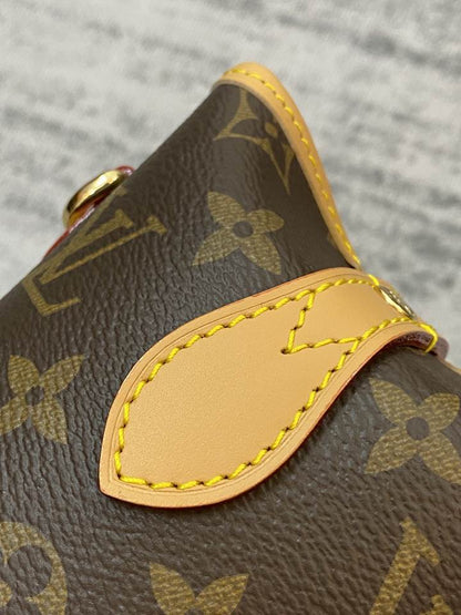 Inspired Handbags, AA+ Quality 100% Genuine Leather Classic Flap Medium Quilted Lambskin Black Gold, 18X 1 1X 5cm BL 4 Colour