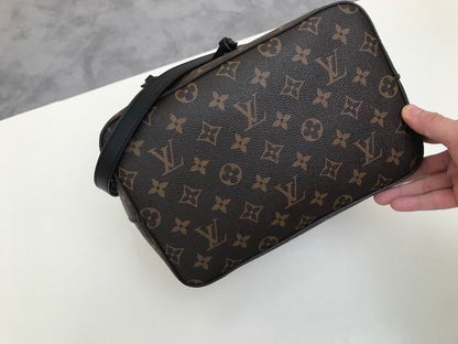 Louis Vuitton Inspired Handbags, AA+ Quality 100% Genuine Leather Classic Flap Medium Quilted Lambskin Black Gold, 18X 1 1X 5cm BL 4 Colour