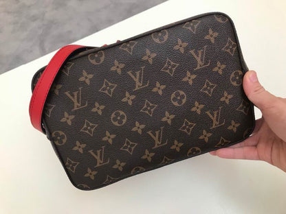 Louis Vuitton Inspired Handbags, AA+ Quality 100% Genuine Leather Classic Flap Medium Quilted Lambskin Black Gold, 18X 1 1X 5cm BL 4 Colour