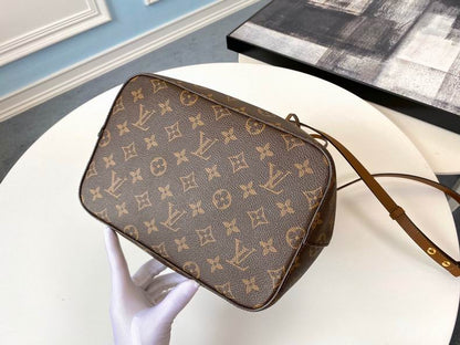 Louis Vuitton Inspired Handbags, AA+ Quality 100% Genuine Leather Classic Flap Medium Quilted Lambskin Black Gold, 18X 1 1X 5cm BL 4 Colour