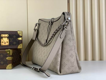 Louis Vuitton Handbags, AA+ Quality 100% Genuine Leather Classic Flap Medium Quilted Lambskin Black Gold, 18X 1 1X 5cm BL 4 Colour