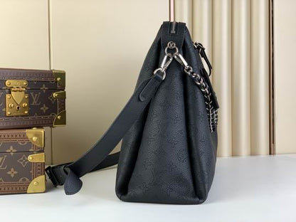 Louis Vuitton Handbags, AA+ Quality 100% Genuine Leather Classic Flap Medium Quilted Lambskin Black Gold, 18X 1 1X 5cm BL 4 Colour