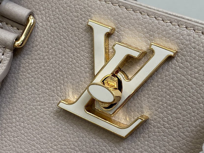 Louis Vuitton Handbags, AA+ Quality 100% Genuine Leather Classic Flap Medium Quilted Lambskin Black Gold, 18X 1 1X 5cm BL 4 Colour