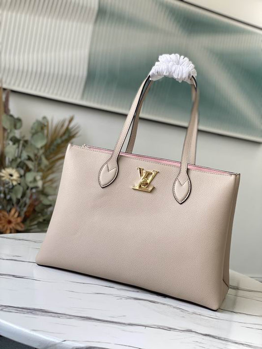 Louis Vuitton Handbags, AA+ Quality 100% Genuine Leather Classic Flap Medium Quilted Lambskin Black Gold, 18X 1 1X 5cm BL 4 Colour