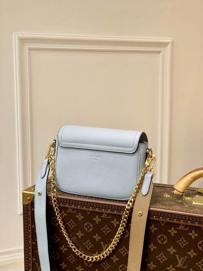 Louis Vuitton Handbags, AA+ Quality 100% Genuine Leather Classic Flap Medium Quilted Lambskin Black Gold, 18X 1 1X 5cm BL 4 Colour