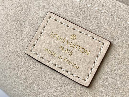 Louis Vuitton Handbags, AA+ Quality 100% Genuine Leather Classic Flap Medium Quilted Lambskin Black Gold, 18X 1 1X 5cm BL 4 Colour