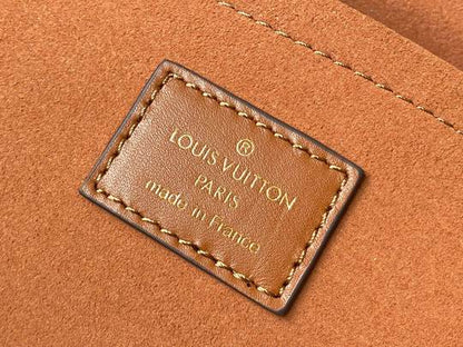 Louis Vuitton Handbags, AA+ Quality 100% Genuine Leather Classic Flap Medium Quilted Lambskin Black Gold, 18X 1 1X 5cm BL 4 Colour