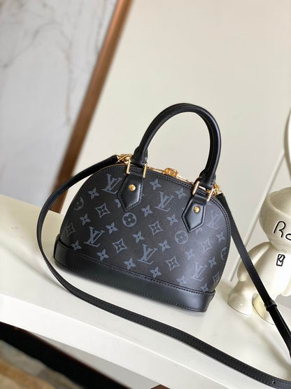 Louis Vuitton Inspired Handbags, AA+ Quality 100% Genuine Leather Classic Flap Medium Quilted Lambskin Black Gold, 18X 1 1X 5cm BL 4 Colour