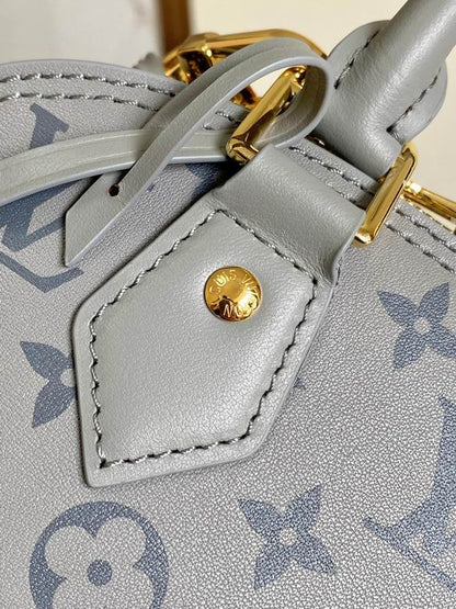 Louis Vuitton Inspired Handbags, AA+ Quality 100% Genuine Leather Classic Flap Medium Quilted Lambskin Black Gold, 18X 1 1X 5cm BL 4 Colour