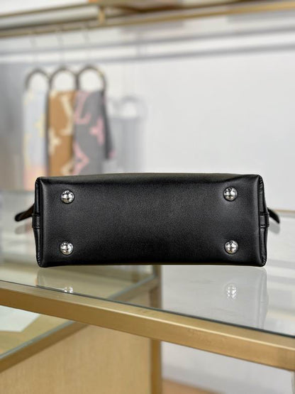 louis vuitton Inspired Handbags, AA+ Quality 100% Genuine Leather Classic Flap Medium Quilted Lambskin Black Gold, 18X 1 1X 5cm BL 4 Colour