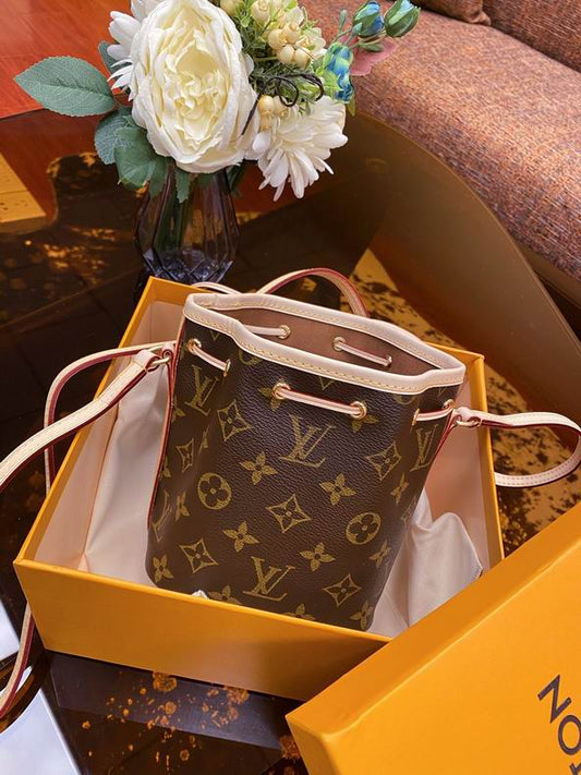 Louis Vuitton Inspired Handbags, AA+ Quality 100% Genuine Leather Classic Flap Medium Quilted Lambskin Black Gold, 18X 1 1X 5cm BL 4 Colour