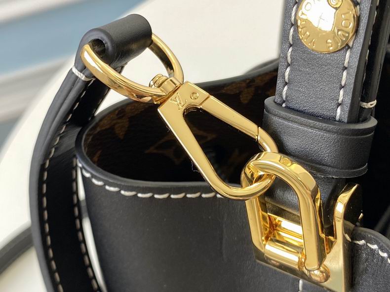 Louis Vuitton Inspired Handbags, AA+ Quality 100% Genuine Leather Classic Flap Medium Quilted Lambskin Black Gold, 18X 1 1X 5cm BL 4 Colour